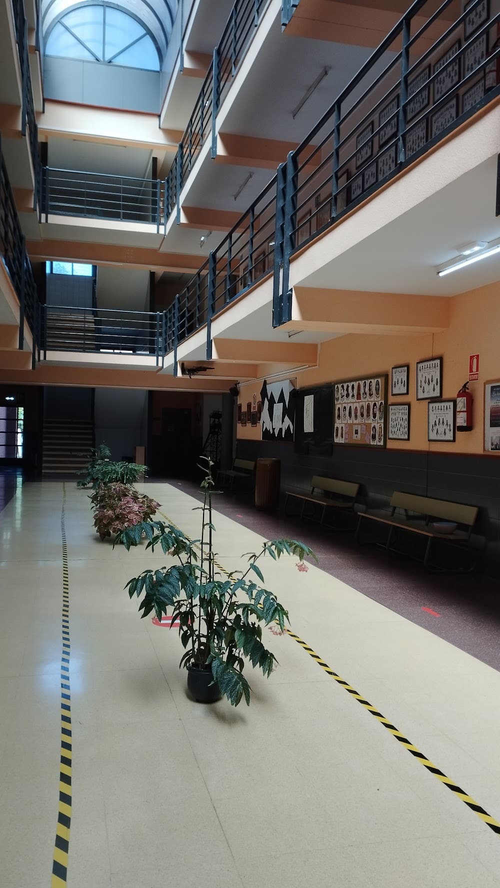 Foto secundaria del campus I.e.s. "el Batán"