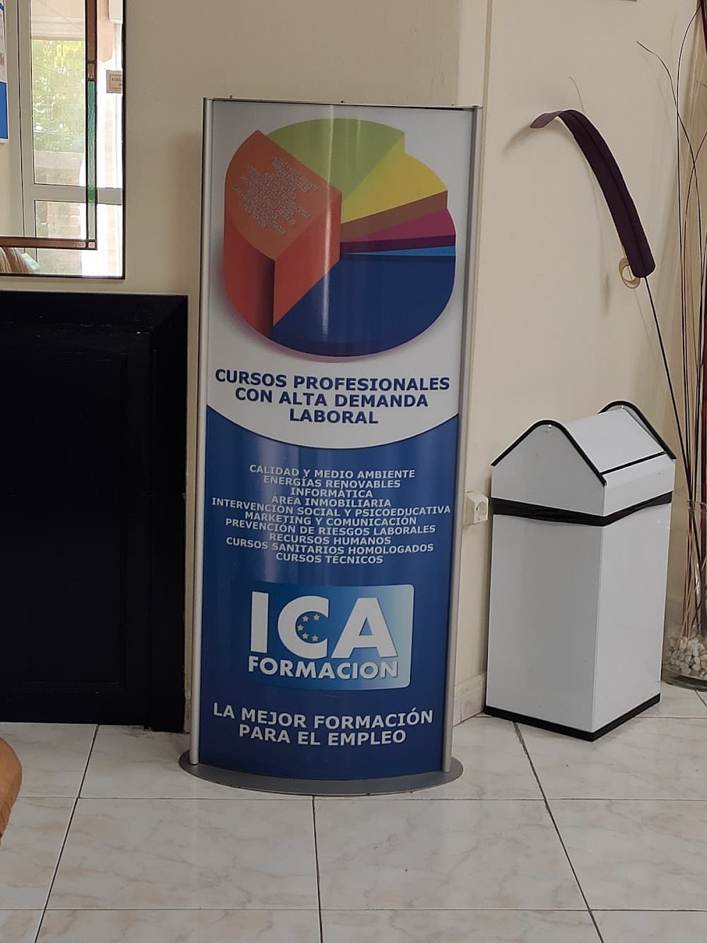 Atención A Personas En Situación De Dependencia en Ica (Ica, Vigo): foto 3