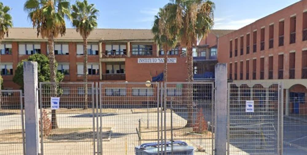 Administración Y Finanzas en San Jose (San Jose, Villanueva De La Serena): foto 1