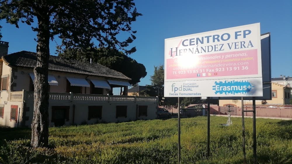 Activitats Comercials a Hernández Vera (Hernández Vera, Santa Marta De Tormes): foto 1