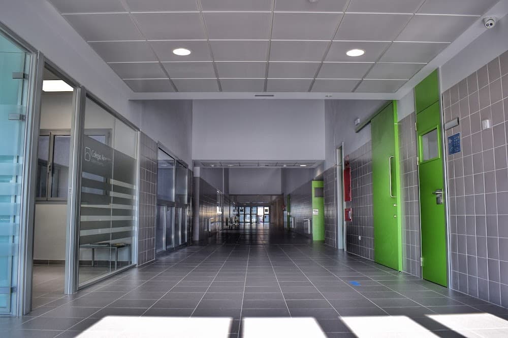 Sistemes Microinformàtics I Xarxes a Colegio Arenales Arroyomolinos (Colegio Arenales Arroyomolinos): foto 1
