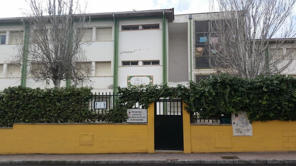 Foto secundaria del campus Bezmiliana
