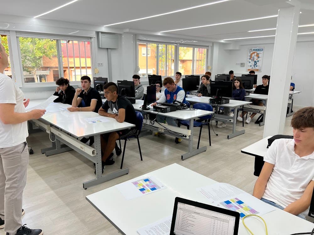 Sistemes Microinformàtics I Xarxes a Cep Cve Villanueva (Cep Cve Villanueva, Villanueva Del Pardillo): foto 2