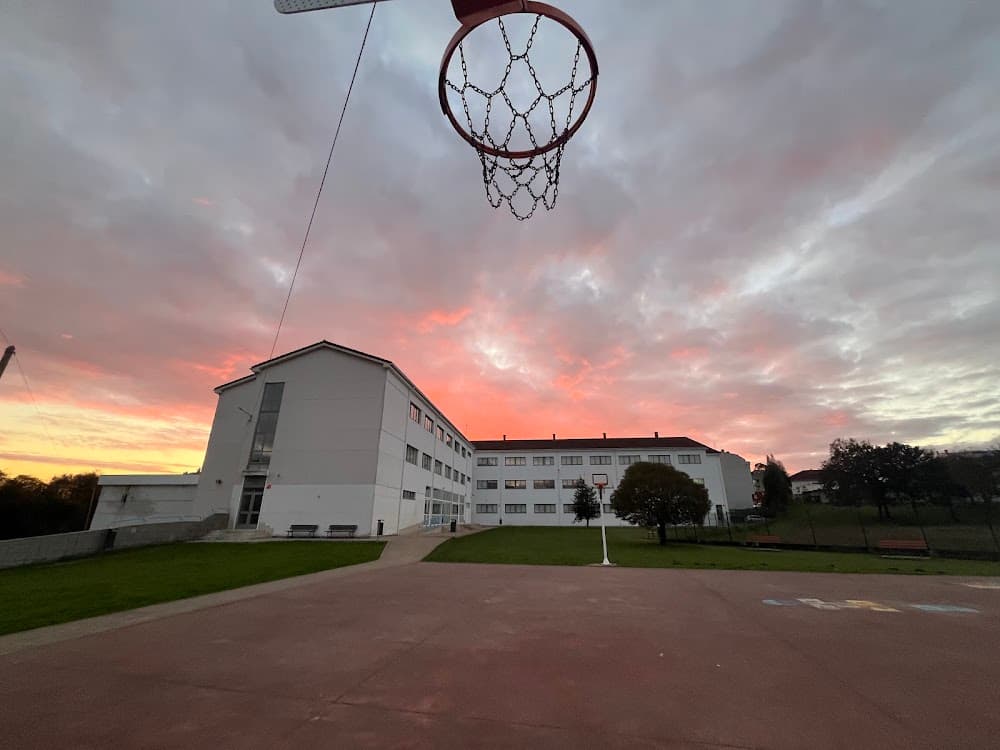 Foto secundaria del campus Isidro Parga Pondal