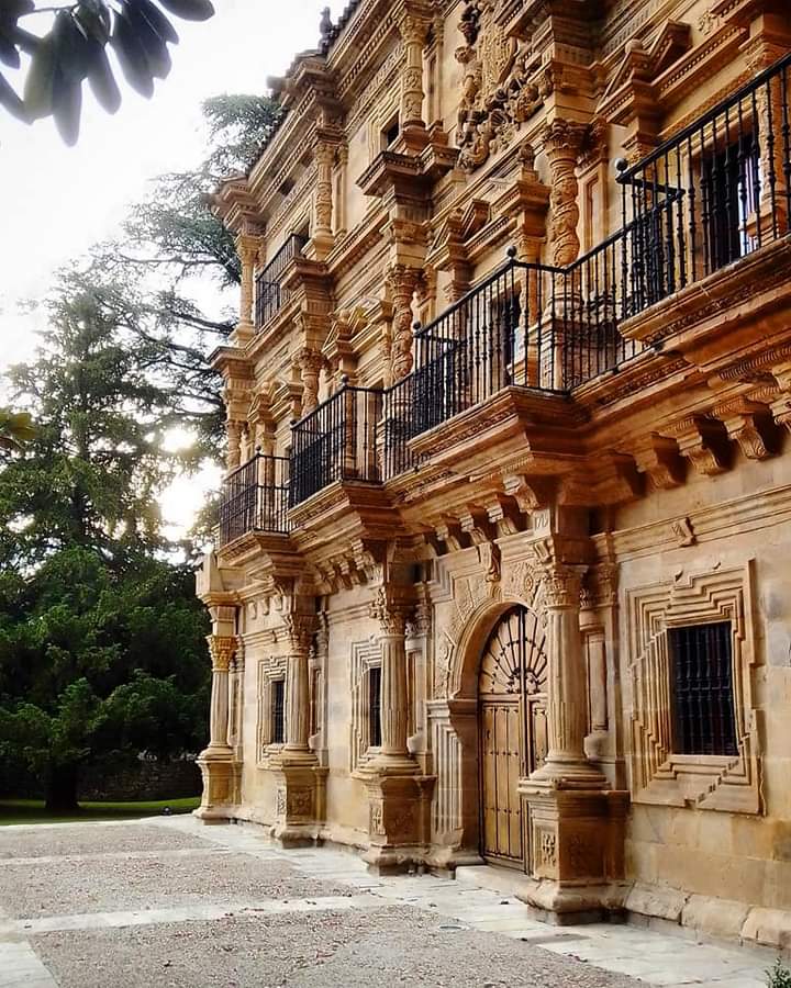 Foto secundaria del campus Calasanz
