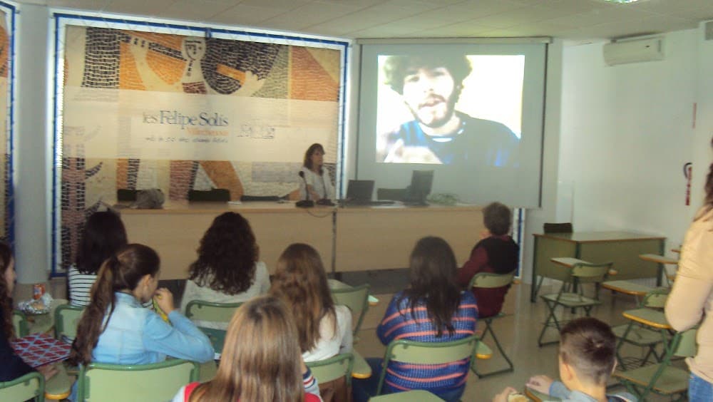 Foto secundaria del campus Felipe Solís Villechenous