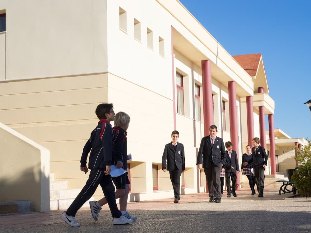 Desenvolupament D'aplicacions Multiplataforma a Colegio Internacional Sek-alborán (Colegio Internacional Sek-alborán, El Ejido): foto 4