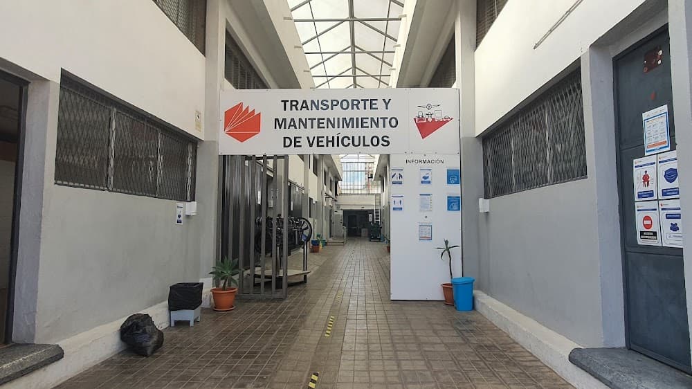 Foto secundaria del campus Cruz De Piedra