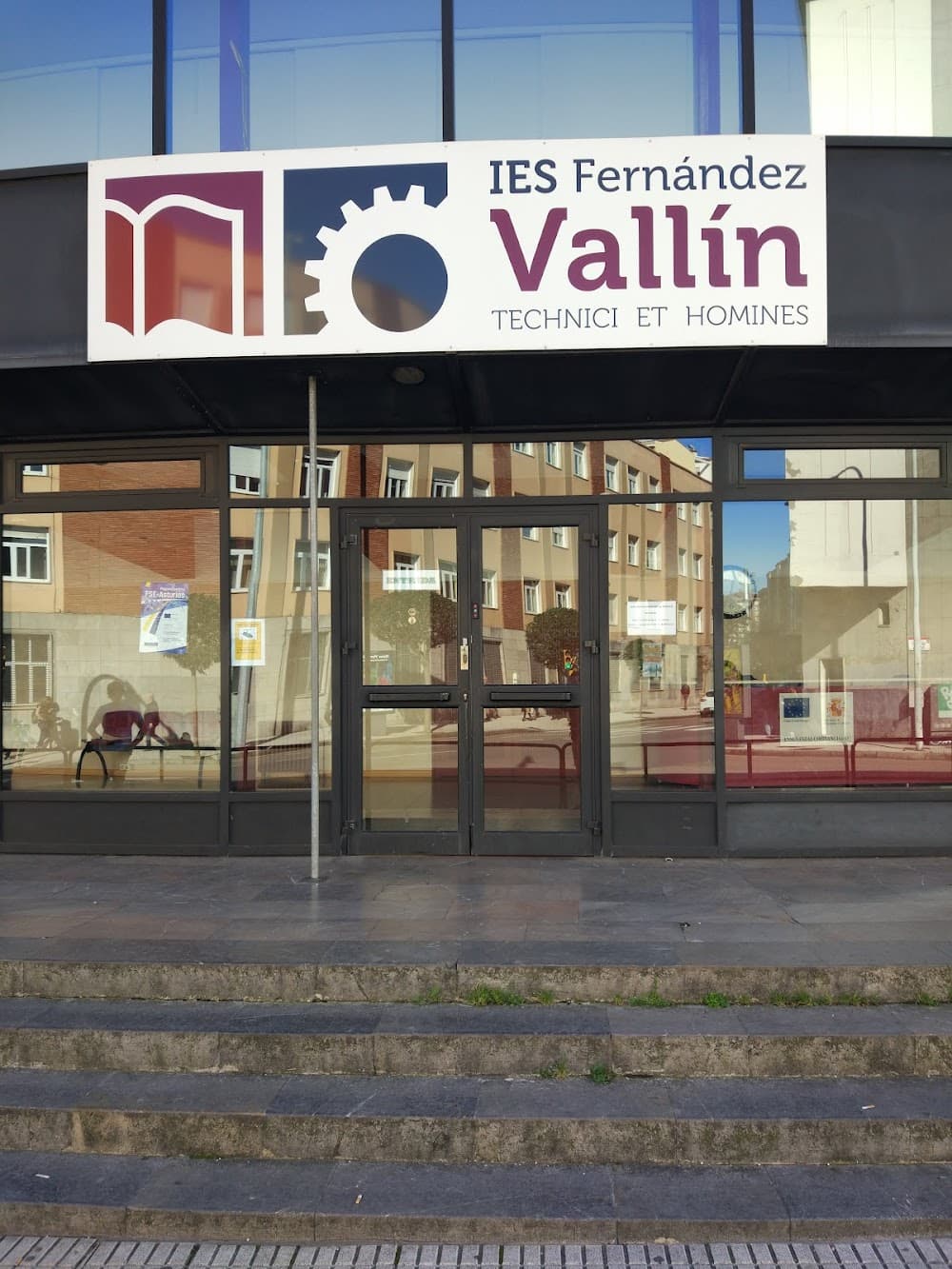 Foto secundaria del campus I.e.s. "fernández Vallín"