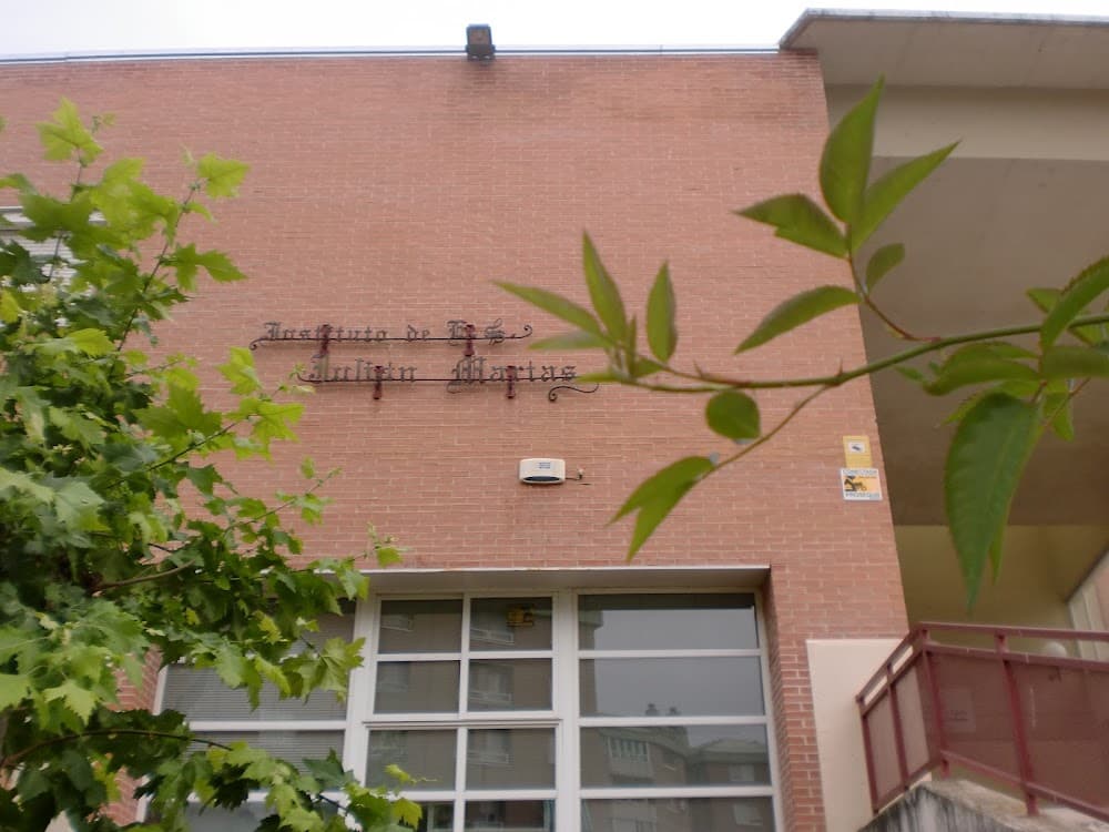 Foto secundaria del campus Julián Marías