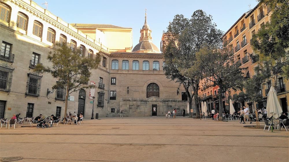 Foto secundaria del campus Santa Barbara