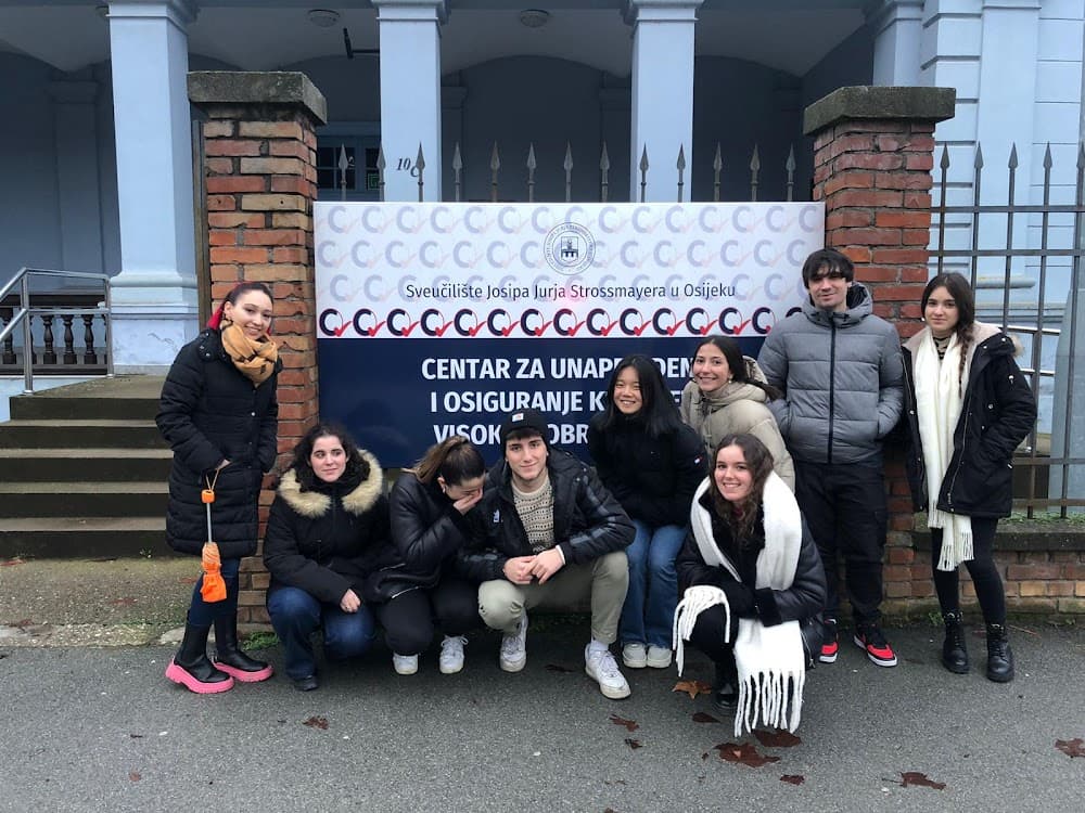 Foto secundaria del campus Arangoya
