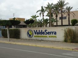 Valdeserra International School