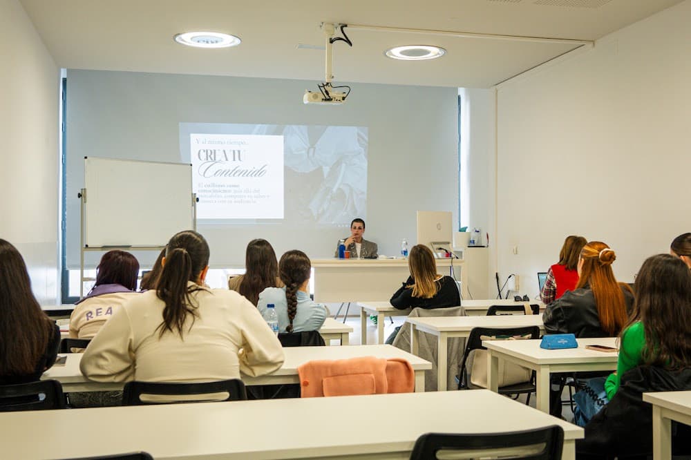 Confección Y Moda en Escuela Sevilla De Moda 2 (Escuela Sevilla De Moda 2): foto 2