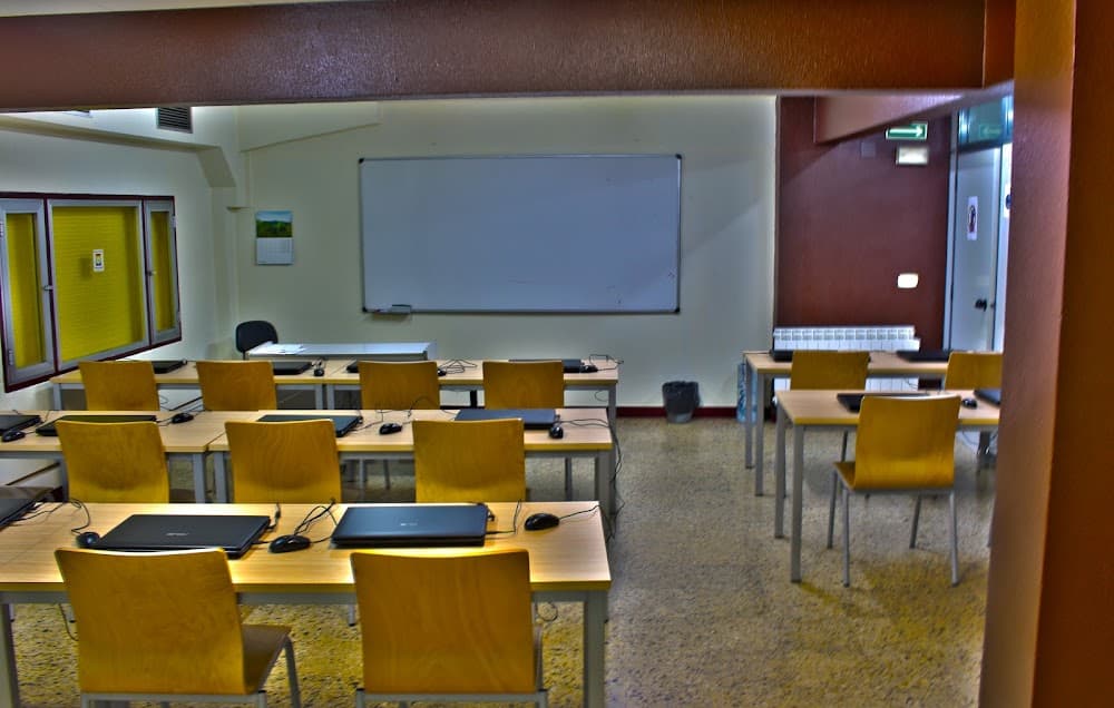 Administració De Sistemes Informàtics En Xarxa a San Roque S.l (San Roque S.l, Portugalete): foto 5