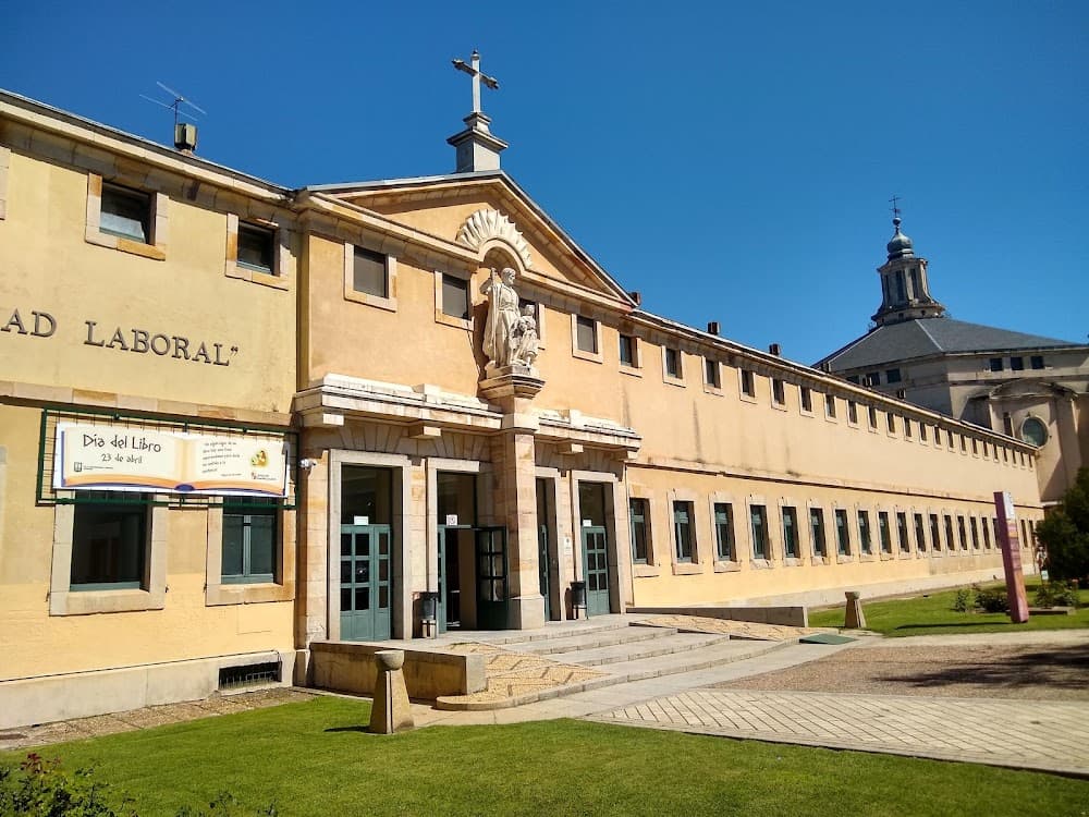 Projectes D'edificació a Universidad Laboral (Universidad Laboral, Zamora): foto 1