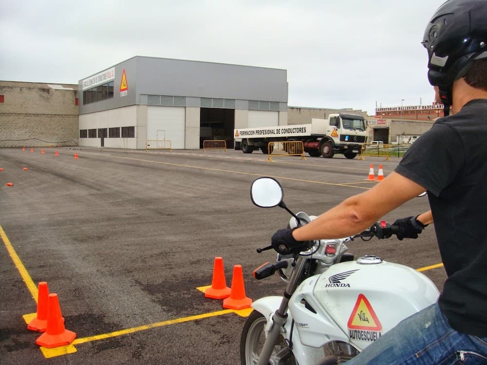 Conducció De Vehicles De Transport Per Carretera a Centro De Conductores Villa (Centro De Conductores Villa, Maliaño): foto 2