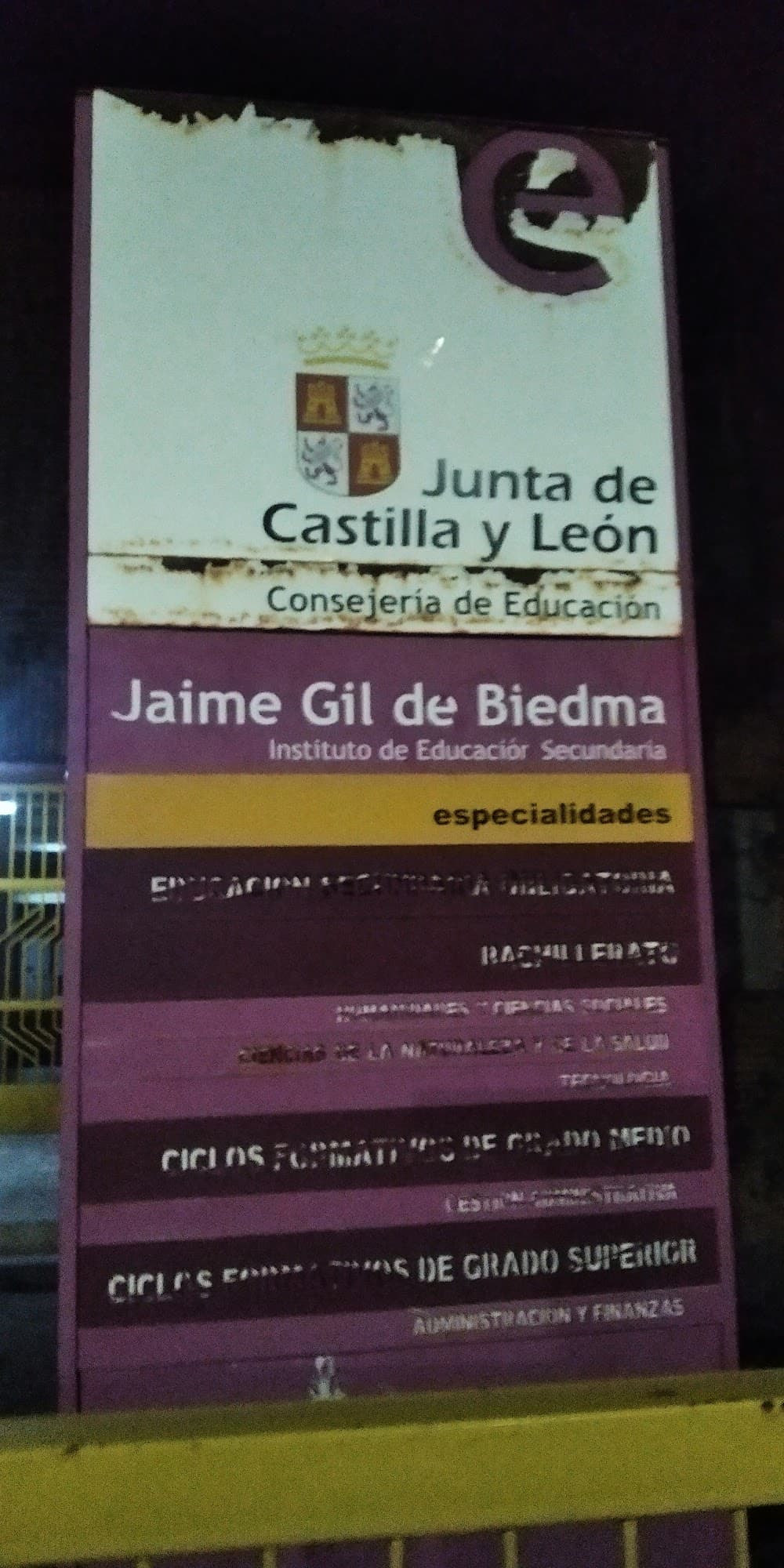 Administración Y Finanzas en Jaime Gil De Biedma (Jaime Gil De Biedma, Nava De La Asunción): foto 3