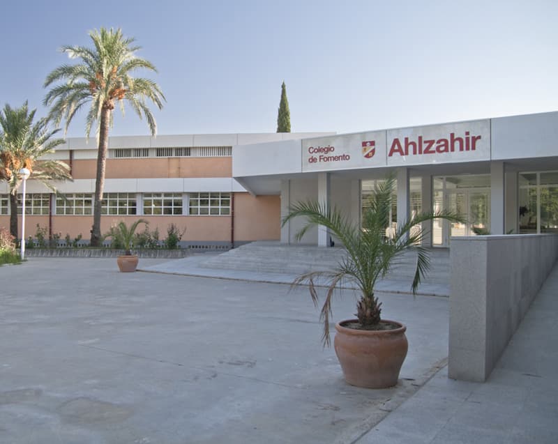 Foto secundaria del campus Ahlzahir