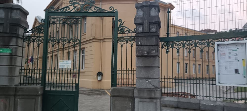 Atención A Personas En Situación De Dependencia en Ataulfo Argenta (Ataulfo Argenta, Castro-urdiales): foto 2