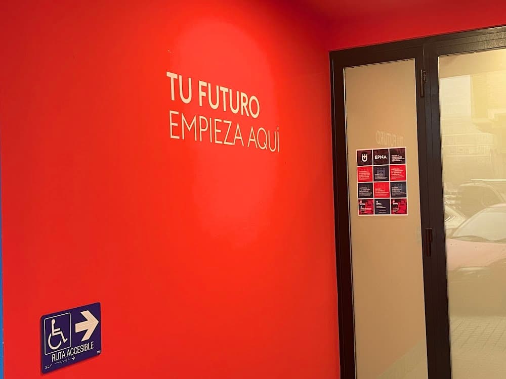 Foto secundaria del campus "escuela De Estudios Profesionales De Navarra - Epna"