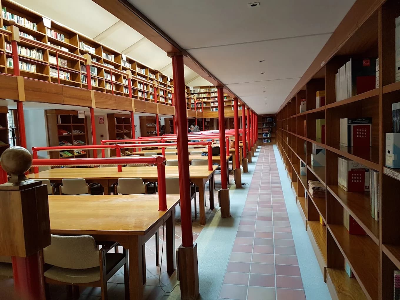 Foto secundaria del campus Real Centro Universitario Escorial-María Cristina