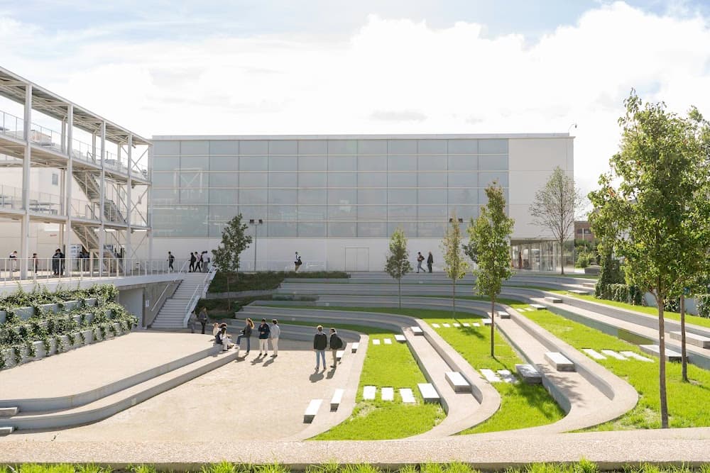 Foto secundaria del campus Centro De Formación Profesional Superior Francisco De Vitoria Cetys