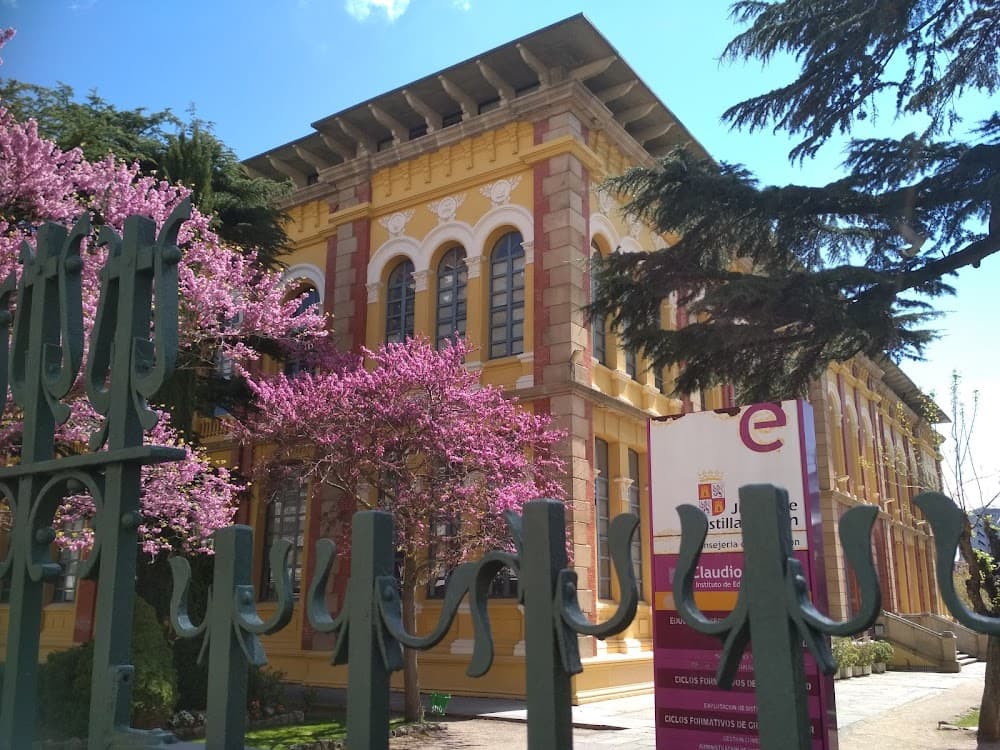 Foto secundaria del campus Claudio Moyano