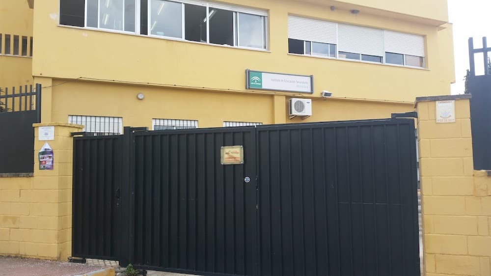Foto secundaria del campus Bezmiliana