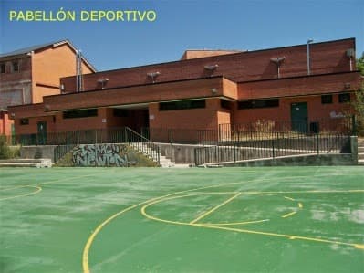 Foto secundaria del campus Isaac Newton
