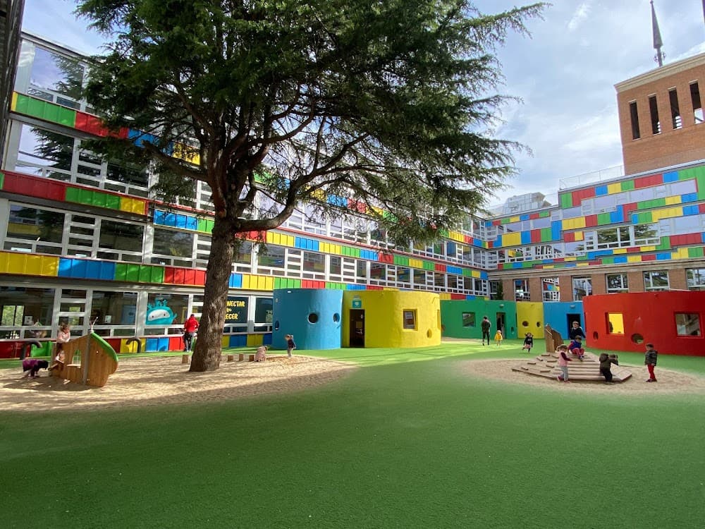 Foto secundaria del campus Escuela Ideo