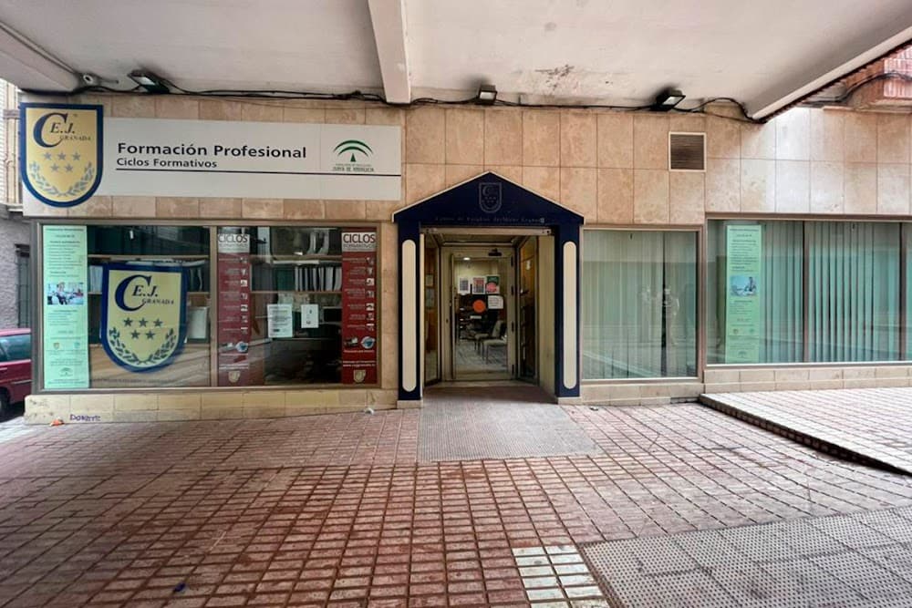 Foto secundaria del campus Centro De Estudios Jurídicos Granada
