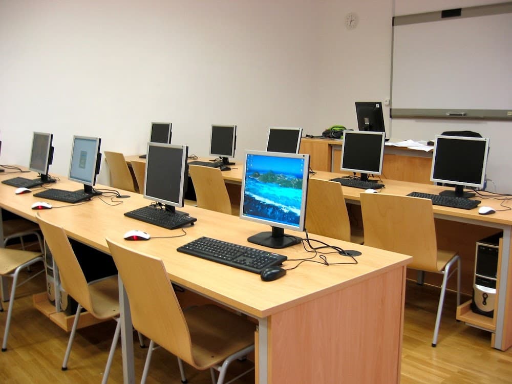 Foto secundaria del campus C.f.p.e. "escuela Alta Gestión Empresarial"