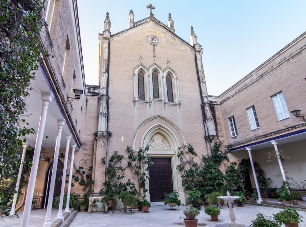 Gestió Administrativa a Bienaventurada Virgen María (Bienaventurada Virgen María, Castilleja De La Cuesta): foto 3