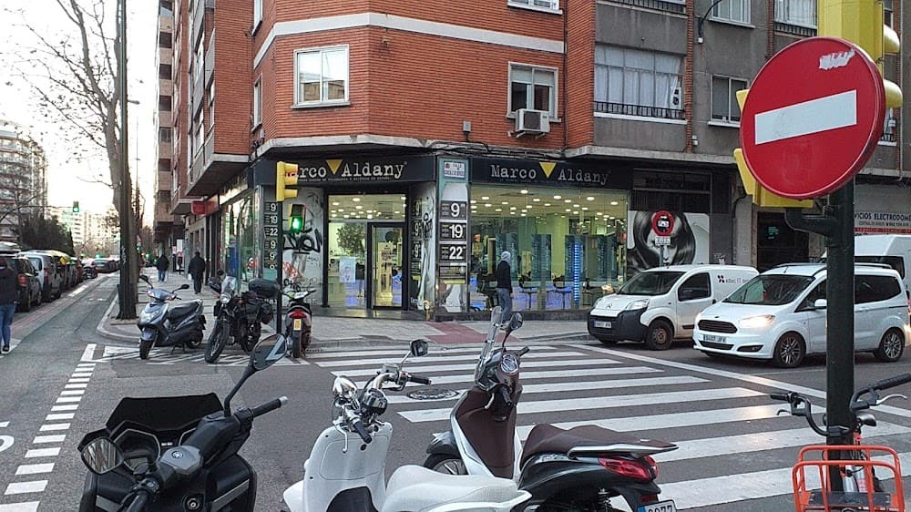 Foto del campus Marco Aldany Taller De Peluqueros