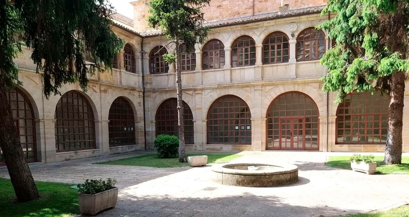 Foto secundaria del campus Escuela Universitaria de Relaciones Laborales