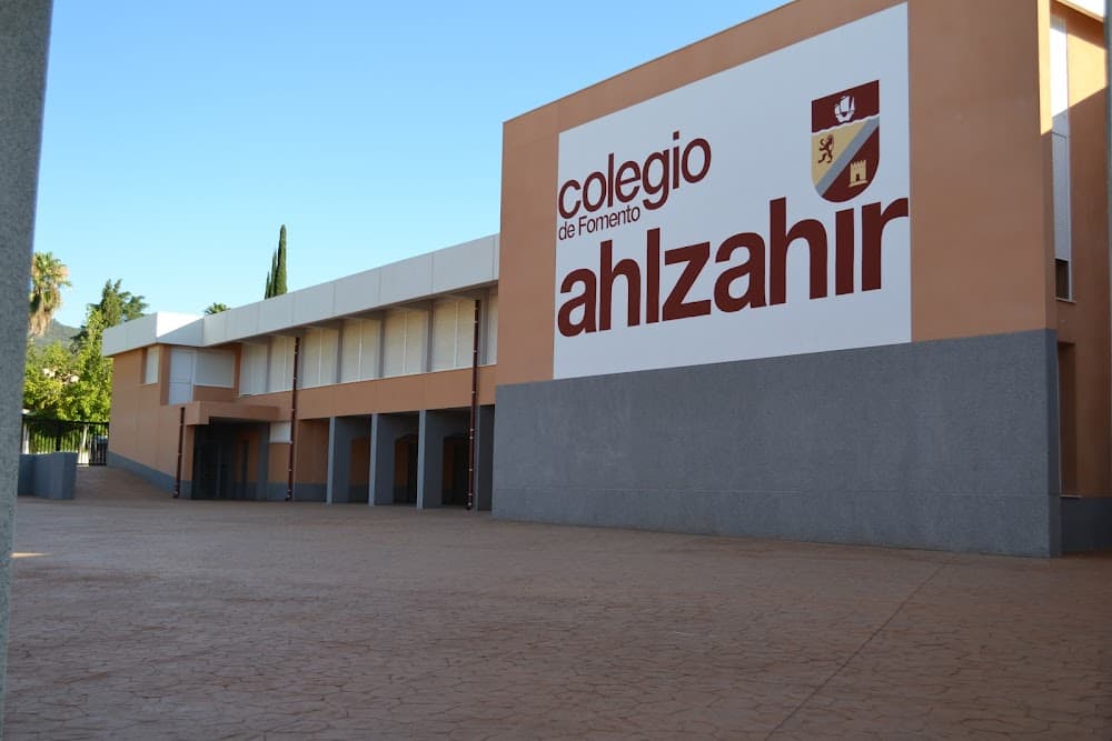 Foto del campus Ahlzahir