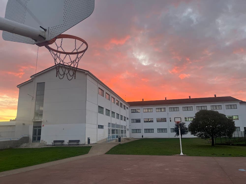 Foto secundaria del campus Isidro Parga Pondal
