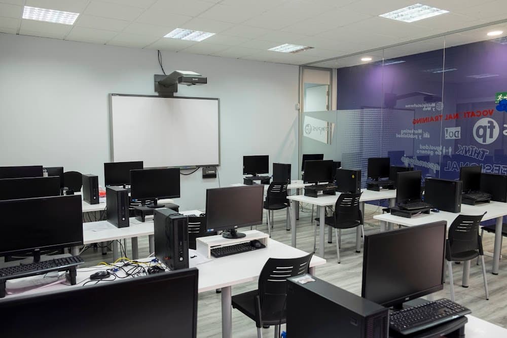 Foto secundaria del campus Campus Fp Alcala De Henares It & Ciber Seguridad
