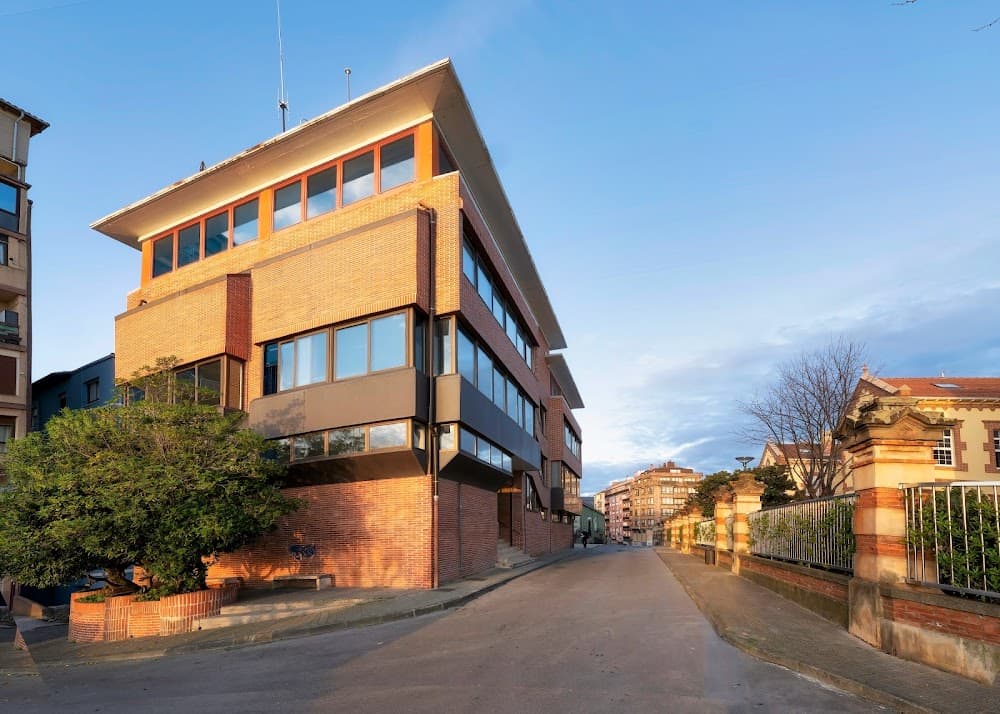 Foto secundaria del campus Nautico Pesquera De Bermeo / Bermeoko Nautika Eta Arrantza